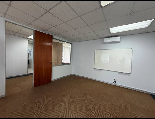 97M² OFFICE FOR SALE IN WOODMEAD